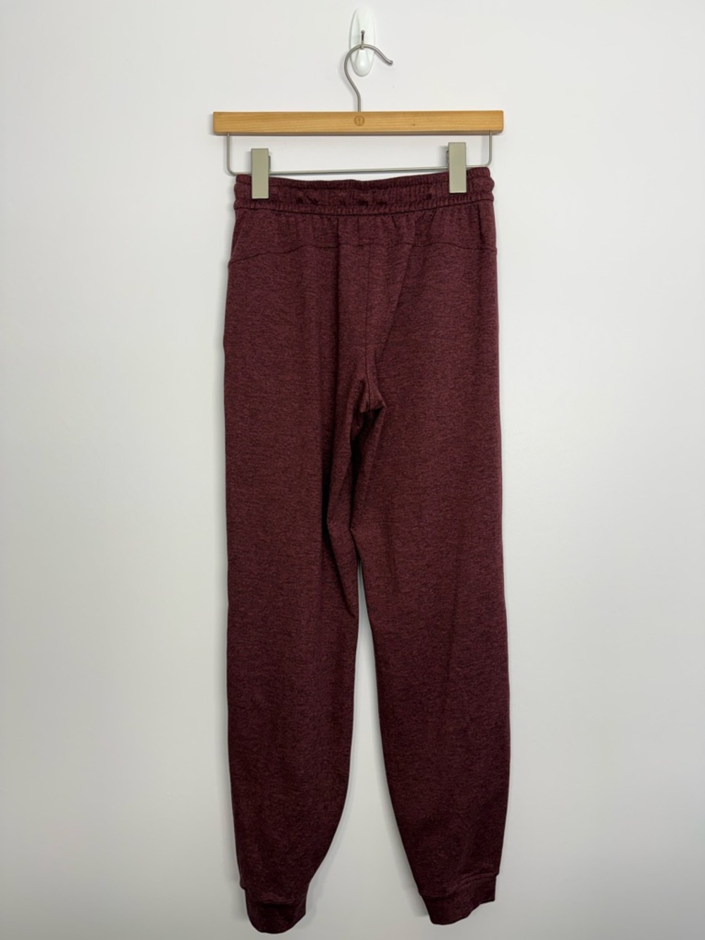 7: Lululemon Soft Jersey Classic-Fit Mid-Rise Jogger Garnet Red Merlot Sz 2 29” - Picture 2 of 4